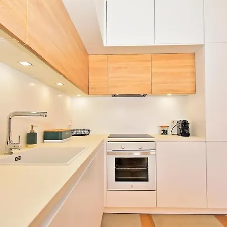Apartment 70sqm Private Terrace In Front Of The Sea & 107sqm Brand New
