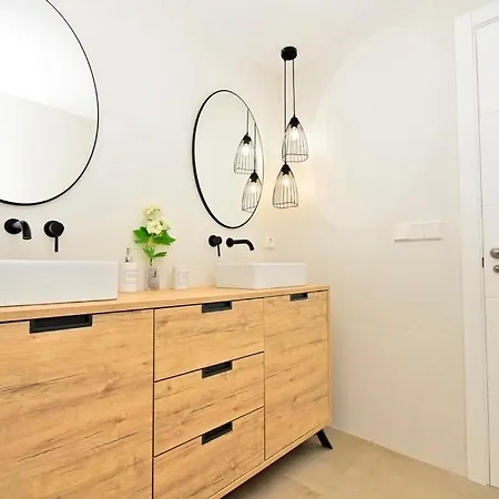 70sqm Private Terrace In Front Of The Sea & 107sqm Brand New Appartement